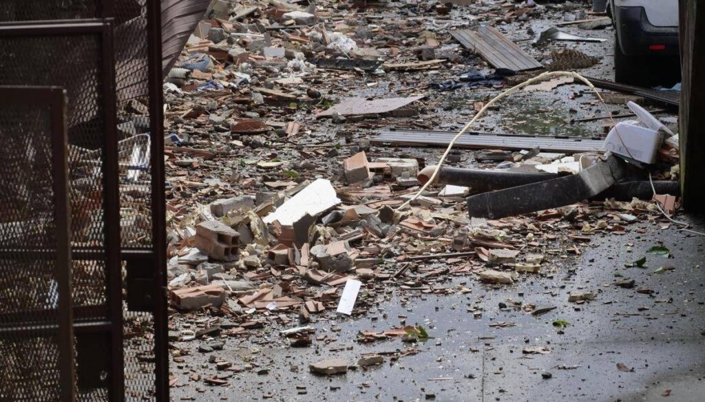 Esplosione in una villetta ad Andria, due morti: cosa sappiamo, i punti ancora da chiarire